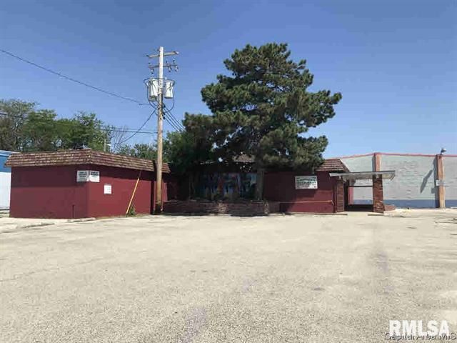 1576 N Henderson St, Galesburg, IL 61401